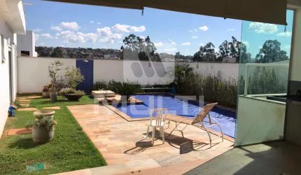 Casa em condomínio fechado com 4 quartos à venda no Morada da Colina, Uberlândia  por R$ 4.200.000