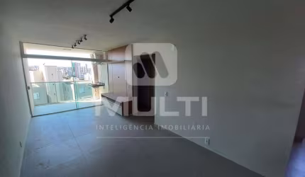 Cobertura com 2 quartos para alugar no Tubalina, Uberlândia  por R$ 2.600