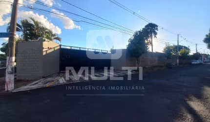 Barracão / Galpão / Depósito para alugar no Tibery, Uberlândia  por R$ 60.000