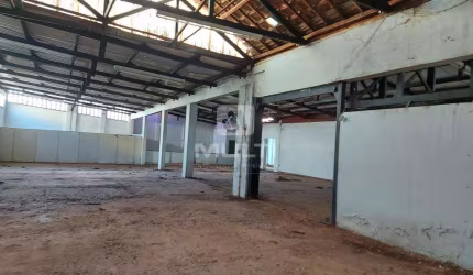 Terreno comercial à venda no Osvaldo Rezende, Uberlândia  por R$ 2.200.000