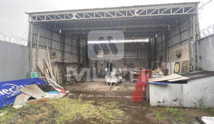 Barracão / Galpão / Depósito para alugar no Daniel Fonseca, Uberlândia  por R$ 4.500