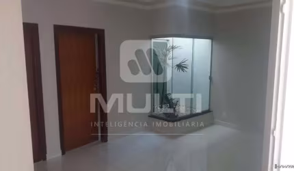 Casa com 3 quartos para alugar no Alto Umuarama, Uberlândia  por R$ 4.500