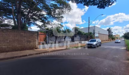 Apartamento com 1 quarto para alugar no Pacaembu, Uberlândia  por R$ 42.500