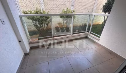 Apartamento com 2 quartos para alugar no Alto Umuarama, Uberlândia  por R$ 2.100