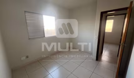 Apartamento com 2 quartos para alugar no Presidente Roosevelt, Uberlândia  por R$ 1.100