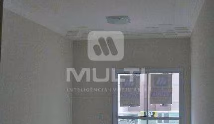Apartamento com 3 quartos para alugar em Saraiva, Uberlândia  por R$ 1.900
