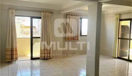 Cobertura com 4 quartos à venda no Santa Mônica, Uberlândia  por R$ 830.000