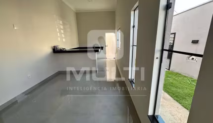 Casa com 3 quartos à venda no Jardim Holanda, Uberlândia  por R$ 370.000