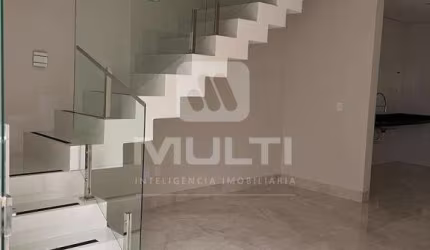 Casa com 3 quartos à venda no Grand Ville, Uberlândia  por R$ 620.000