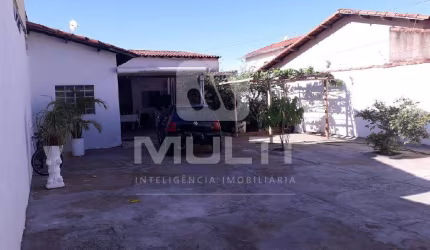 Casa com 2 quartos à venda no Nova Uberlândia, Uberlândia  por R$ 390.000