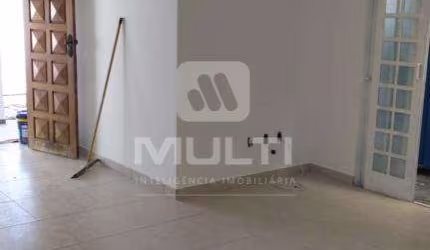 Casa com 3 quartos à venda no Custódio Pereira, Uberlândia  por R$ 580.000