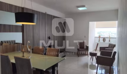 Apartamento com 3 quartos à venda no Osvaldo Rezende, Uberlândia  por R$ 438.000