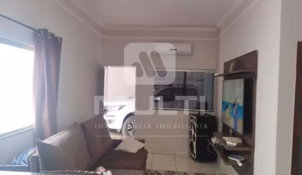 Casa com 2 quartos à venda no Jardim Holanda, Uberlândia  por R$ 350.000