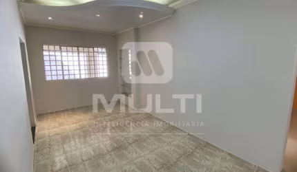 Casa com 4 quartos à venda no Tibery, Uberlândia  por R$ 900.000
