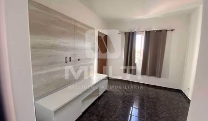 Apartamento com 2 quartos à venda no Jardim Ozanan, Uberlândia  por R$ 210.000