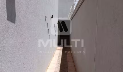 Apartamento com 3 quartos à venda no Daniel Fonseca, Uberlândia  por R$ 450.000