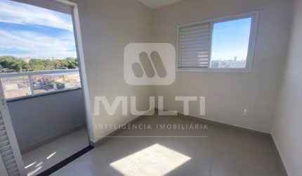 Apartamento com 2 quartos à venda no Copacabana, Uberlândia  por R$ 750.000