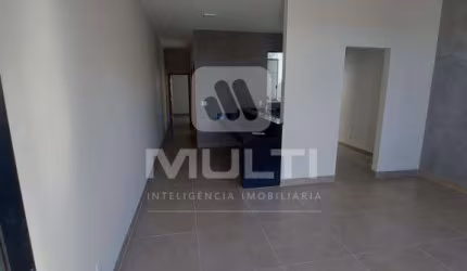 Casa com 2 quartos à venda no Jardim Holanda, Uberlândia  por R$ 330.000