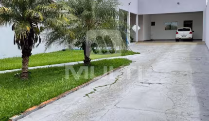 Casa com 3 quartos à venda no Custódio Pereira, Uberlândia  por R$ 760.000