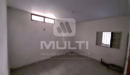 Casa com 5 quartos à venda em São Jorge, Uberlândia  por R$ 240.000