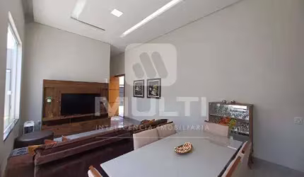 Casa com 3 quartos à venda na Cidade Jardim, Uberlândia  por R$ 1.250.000