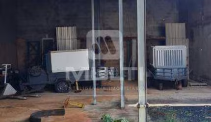 Barracão / Galpão / Depósito à venda no Lagoinha, Uberlândia  por R$ 330.000