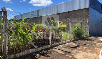 Terreno à venda no Santa Mônica, Uberlândia  por R$ 450.000