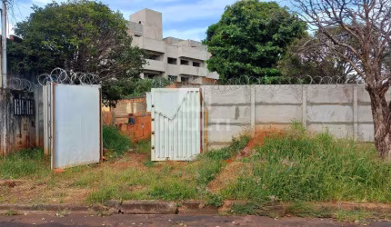 Sala comercial à venda no Tibery, Uberlândia  por R$ 560.000