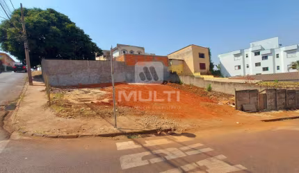 Terreno à venda no General Osório, Uberlândia  por R$ 340.000