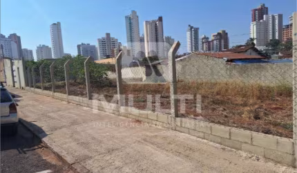 Terreno à venda no Martins, Uberlândia  por R$ 750.000