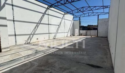 Barracão / Galpão / Depósito à venda no Jardim das Palmeiras, Uberlândia  por R$ 1.000.000