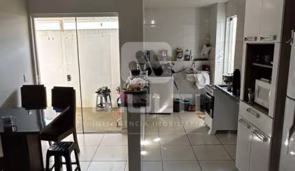 Apartamento com 2 quartos à venda na Cidade Jardim, Uberlândia  por R$ 220.000