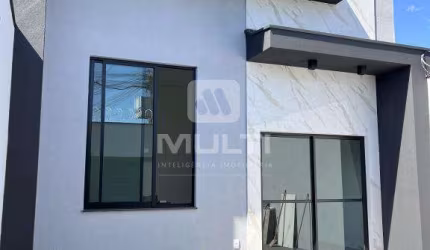 Casa com 3 quartos à venda no Jardim Brasília, Uberlândia  por R$ 477.000