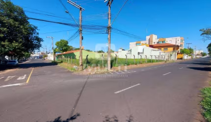 Terreno comercial à venda no Presidente Roosevelt, Uberlândia  por R$ 1.100.000