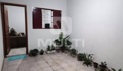 Casa com 2 quartos à venda no Jardim Patrícia, Uberlândia  por R$ 250.000