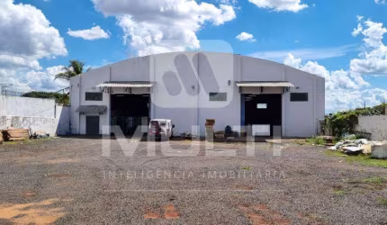 Barracão / Galpão / Depósito à venda na Nossa Senhora das Graças, Uberlândia  por R$ 3.000.000