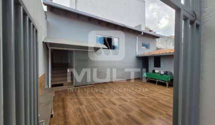 Casa com 3 quartos à venda no Lourdes, Uberlândia  por R$ 570.000