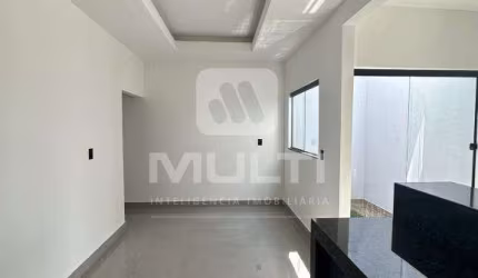 Casa com 2 quartos à venda no Jardim Brasília, Uberlândia  por R$ 330.000