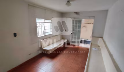 Casa com 7 quartos à venda em Saraiva, Uberlândia  por R$ 410.000