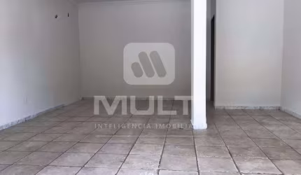 Casa com 4 quartos à venda no Tocantins, Uberlândia  por R$ 650.000