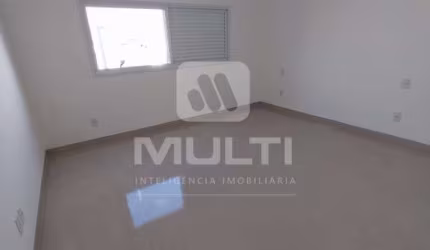 Casa com 3 quartos à venda no Jardim Veneza, Uberlândia  por R$ 790.000