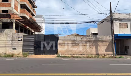 Terreno à venda no Santa Mônica, Uberlândia  por R$ 370.000