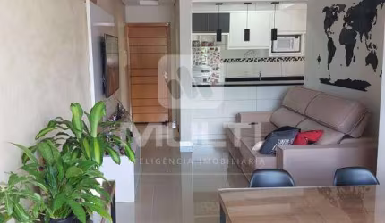 Apartamento com 2 quartos à venda em Granada, Uberlândia  por R$ 295.000
