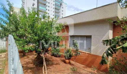 Terreno comercial à venda no Maracanã, Uberlândia  por R$ 1.200.000