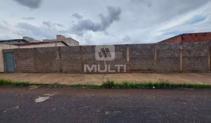 Terreno comercial à venda no Santa Mônica, Uberlândia  por R$ 270.000