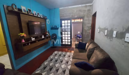Casa com 4 quartos à venda no Canaã, Uberlândia  por R$ 220.000