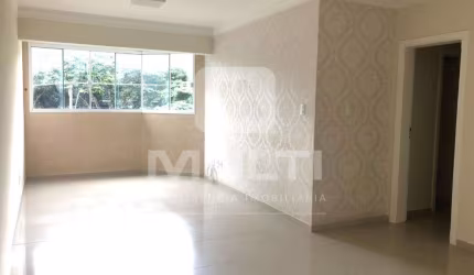 Apartamento com 3 quartos à venda em Saraiva, Uberlândia  por R$ 680.000