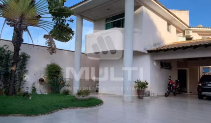 Casa com 5 quartos à venda no Tibery, Uberlândia  por R$ 1.500.000