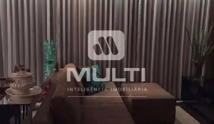 Apartamento com 2 quartos à venda no Martins, Uberlândia  por R$ 750.000