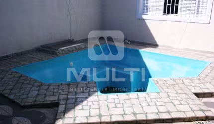 Casa com 4 quartos à venda no Marta Helena, Uberlândia  por R$ 850.000